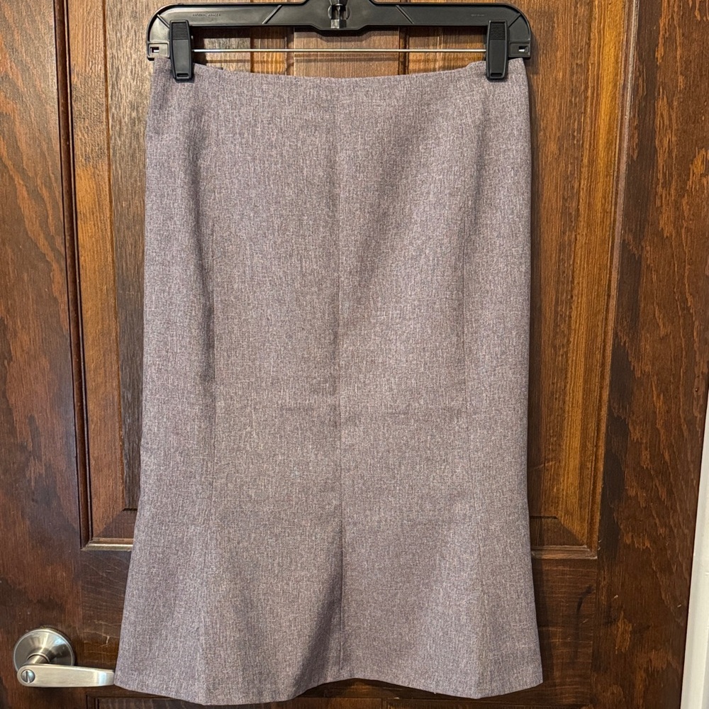 Le Suit Professional Two Piece Suit in Lavender - Picture 4 of 5
